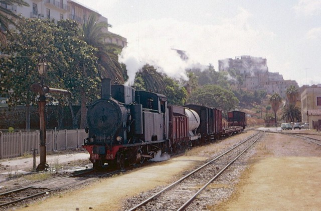 FS narrow-gauge 2-6-0T R302.028 at Sciacca in 1978
