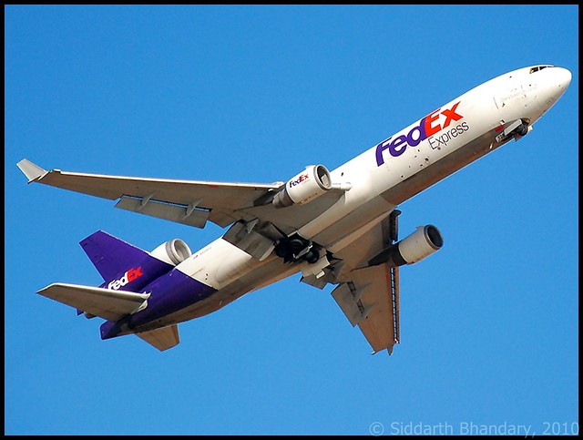 FedEx Cargo MD-11 (N528FE) take off