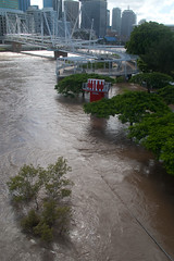IMGP6040_flood-kurilpa-bridge