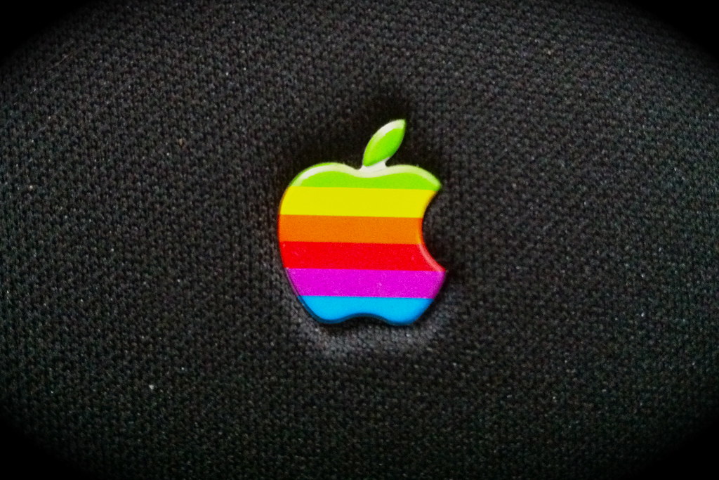 Classic Apple Rainbow Logo A Few Examples Of The Classic A Flickr