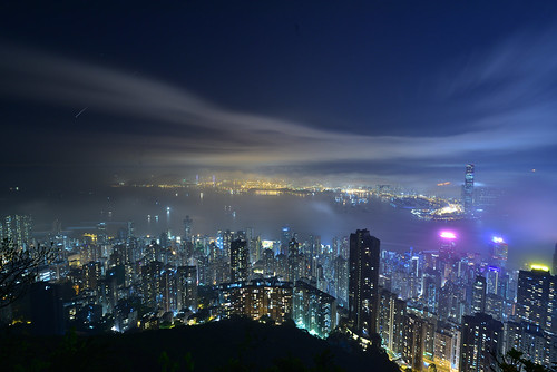 hongkong peak night nightview nightshot blue building victoriapeak cloud cityscape nikon distagon carlzeiss 香港 山頂 夜景 夜 青 青色 建物 100万ドルの夜景 都市風景 雲