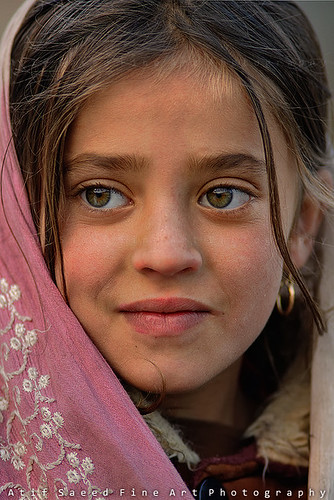 pakistan portrait nature vertical child pakistani swat portre çocuk gözler coloredeyes atifsaeed swatsmilesagain gettyimagespakistanq1