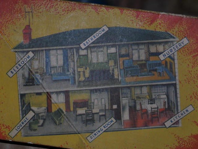 Mettoy Dolls House box side