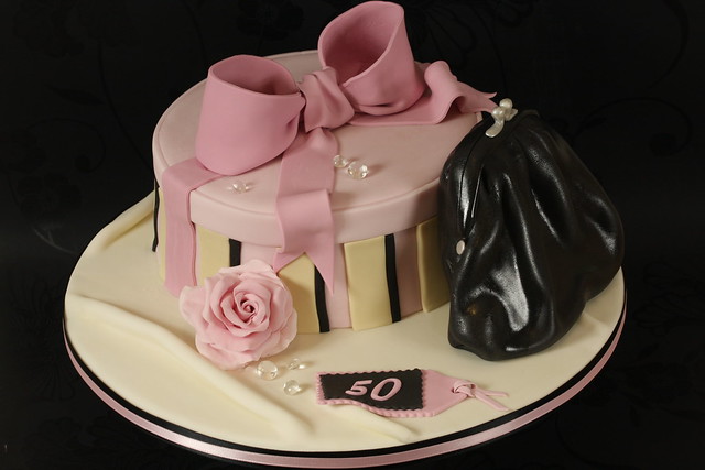 Gift Box and Purse Cake