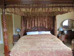 Four Poster room