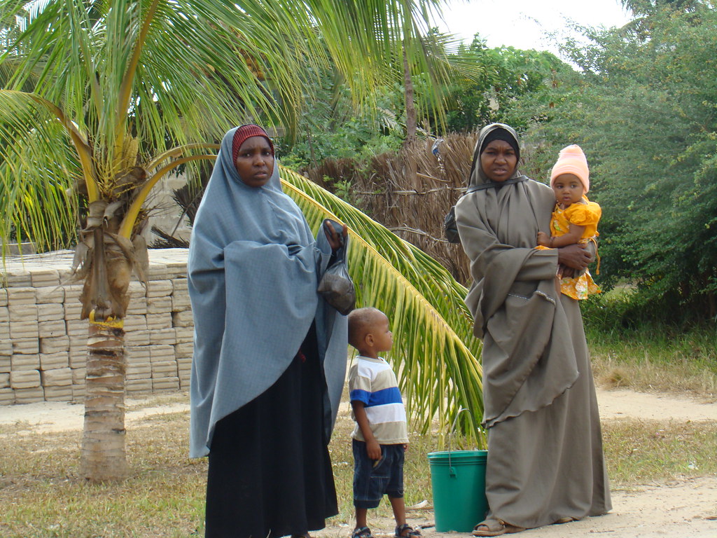 mujeres con hijo su gente Zanzíbar Tanzania 28