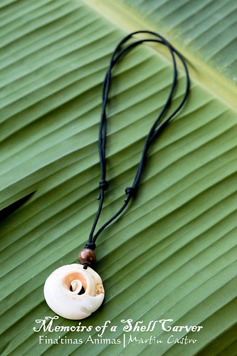Shell pendant | by Fina'tinas Animas