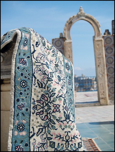 travel roof rooftop carpet arch tunisia tunis middleeast olympus unesco fabric souk medina rug archway evolt e500 15challengeswinner