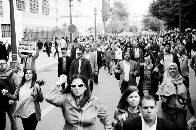 Professors march on Tahrir Square أساتذة الجامعات ينظمون مسيرة للتحرير