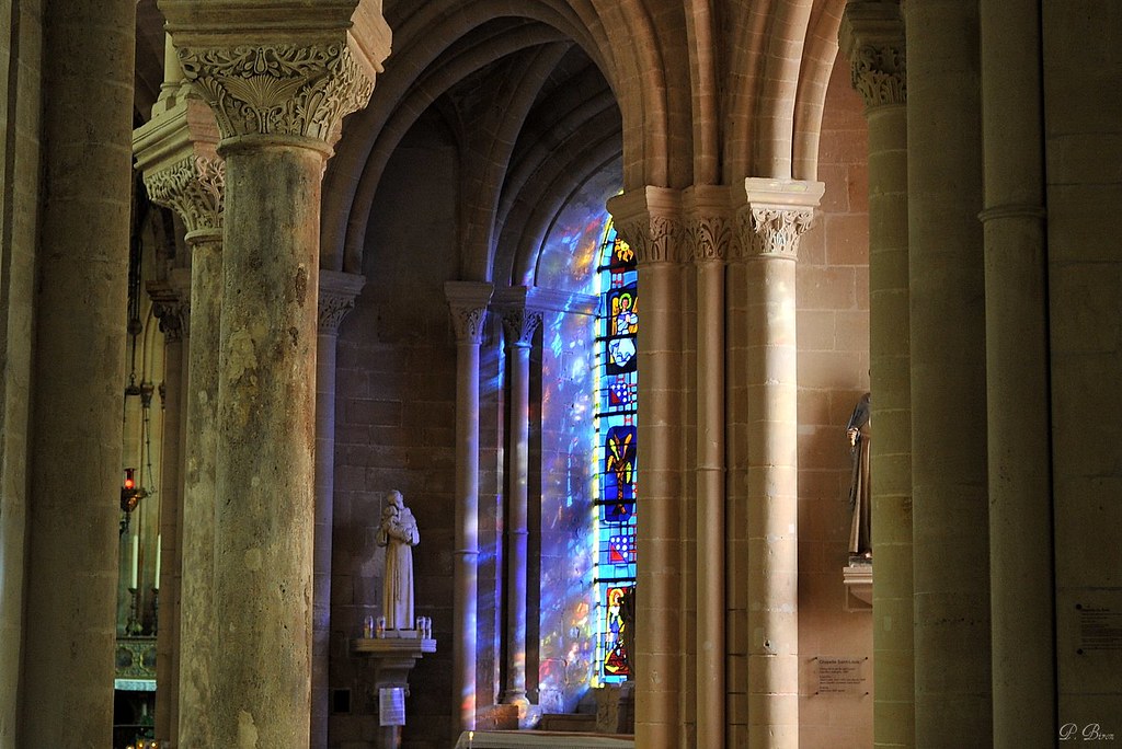 Livre "REIMS - La Grâce D'une Cathédrale" - Histoire Et Architecture De La Cathédrale De Reims