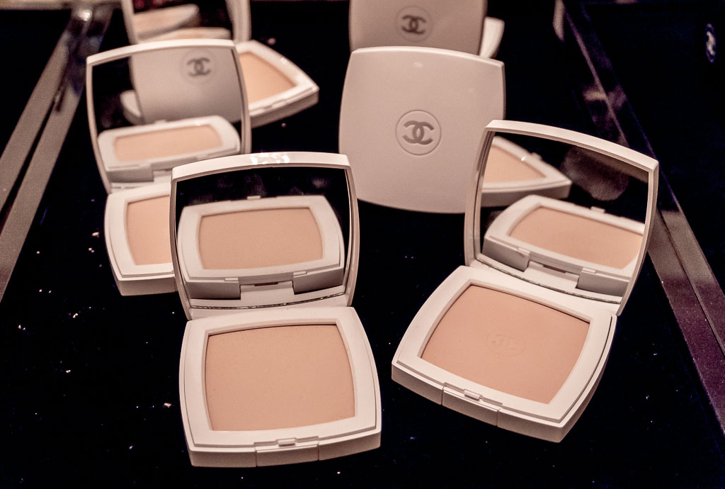chanel le blanc whitening compact foundation, First glimpse…
