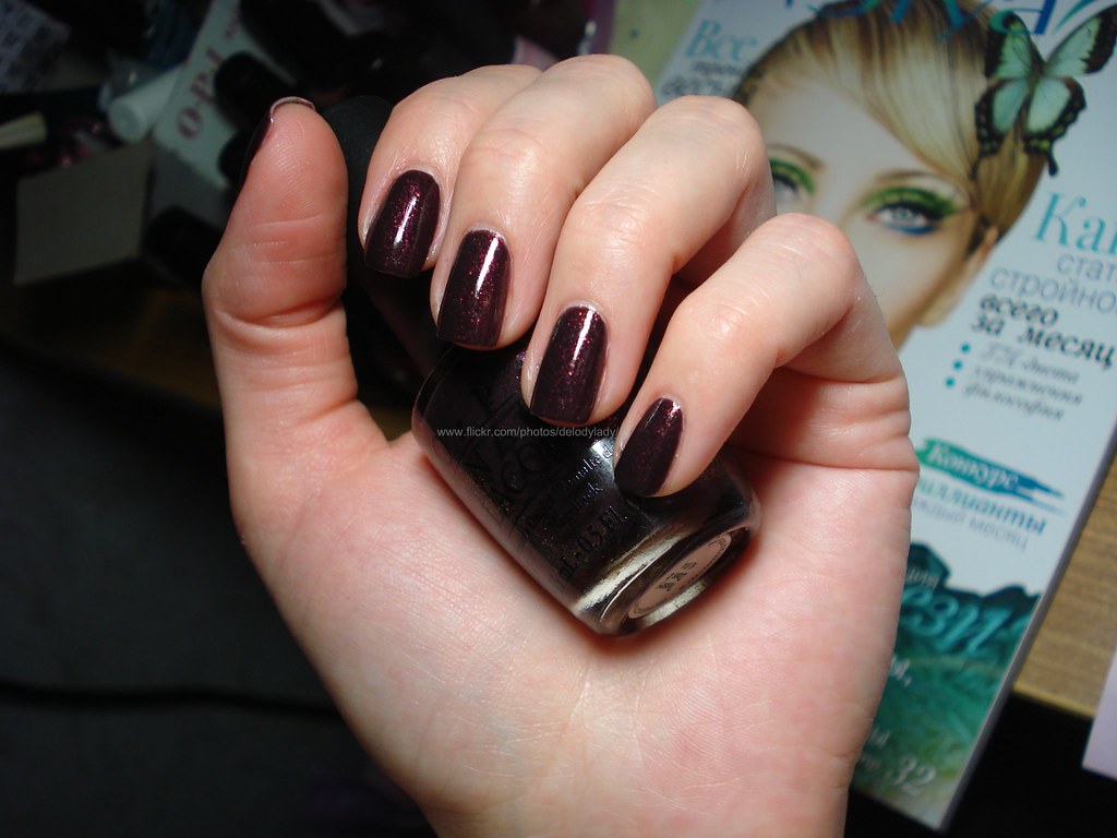 OPI - Tease-y Does It (Burlesque Collection Holiday 2010)