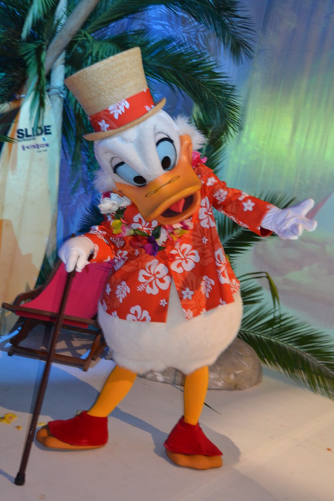 Meeting Hawaiian Uncle Scrooge at Stitch's Hawaiian Paradi… | Flickr
