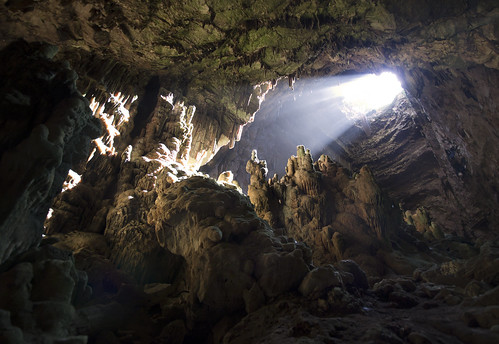 italy italia puglia lagrave grottedicastellana light stalagmites
