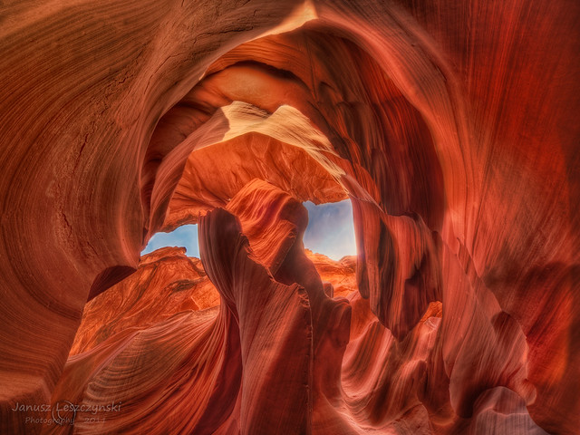 Antelope Window - Lower Antelope Canyon