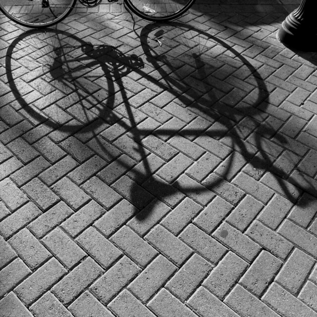 shadow bike 02 (squared)