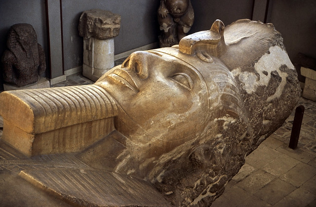 Ägypten 1999 (590) Kairo: Ramses II.-Kolossalstatue, Memphis