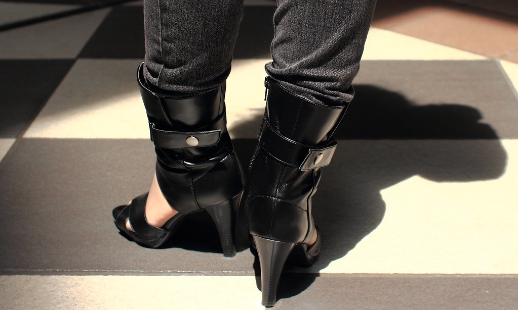 Black Summer Boots 6 | @Tokyo Metropolitan Museum of Photogr… | Ayanami ...
