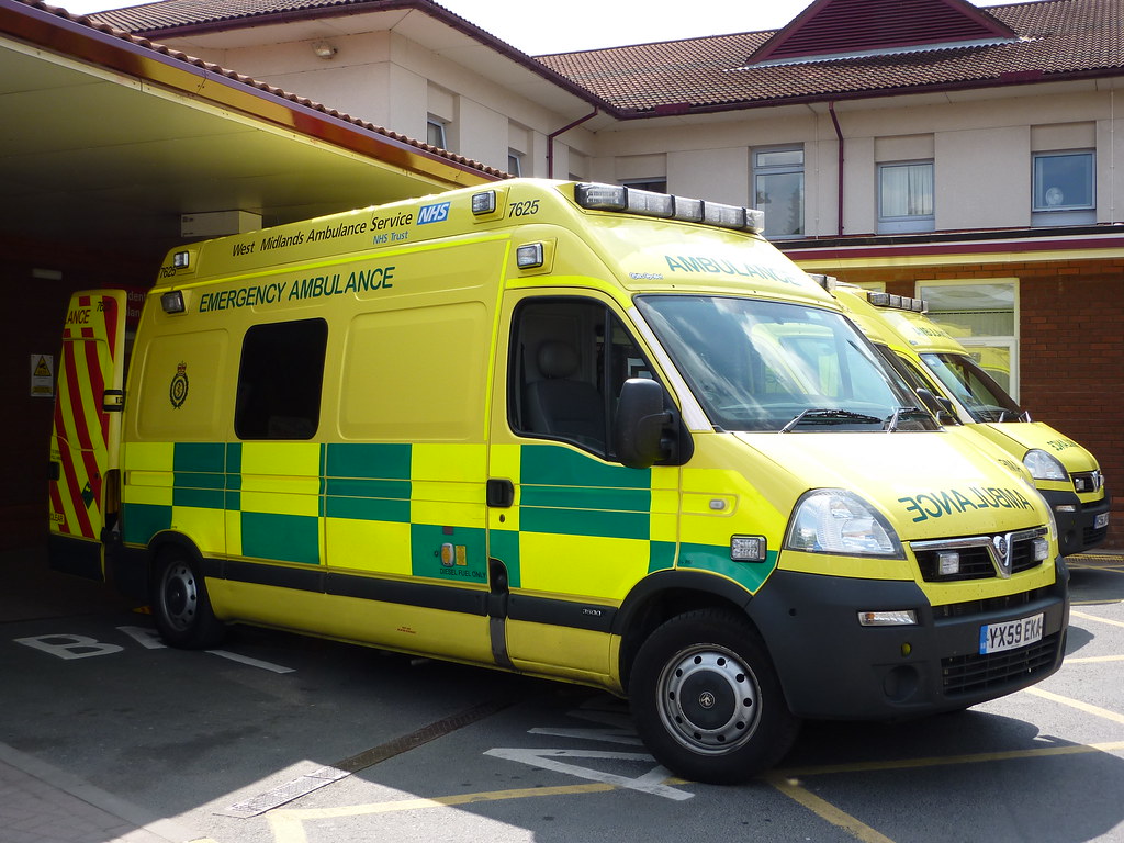 ambulance-on-emergency-car-in-motion-blur