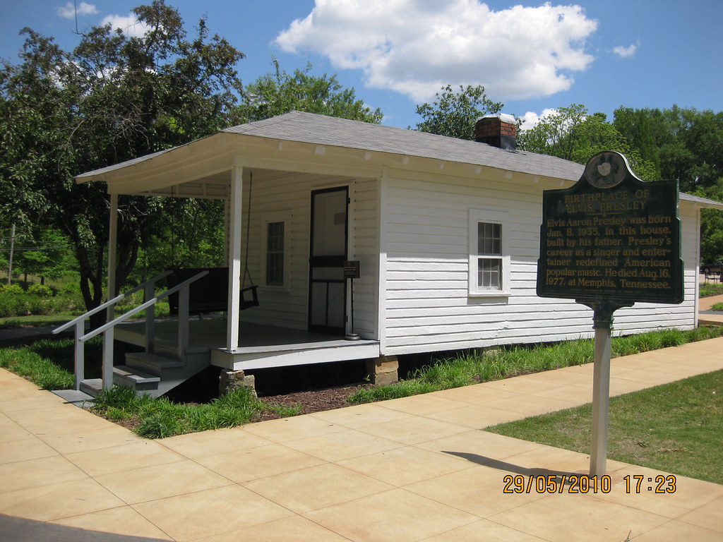 Elvis' birthplace, Tupelo. Photo by Pigdowndog; (CC BY-ND 2.0)