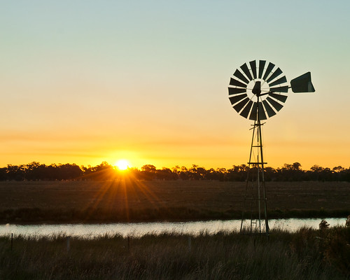 sunset water windmill fence nikon dam farm murray f28 shepparton tristen 1755mm nagambie d300s