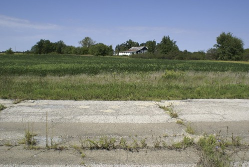 road abandoned overgrown barn illinois route66 pavement ad advertisement restored cayuga motherroad merameccaverns