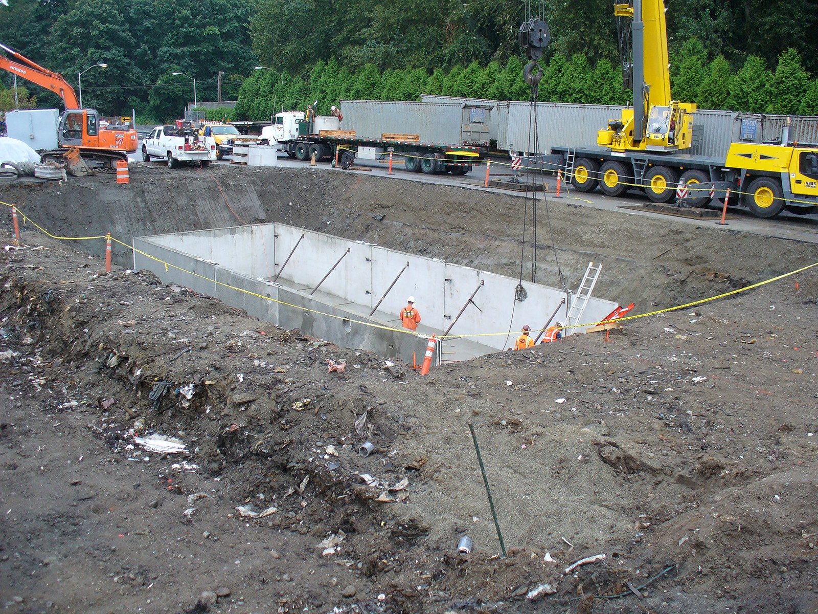 installation-detention-vault-siding-slab-concrete-panels