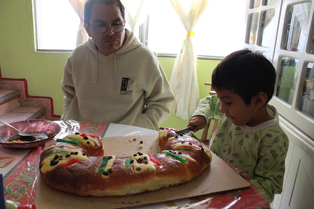 6/365 - Rosca de Reyes (Kings' cake)