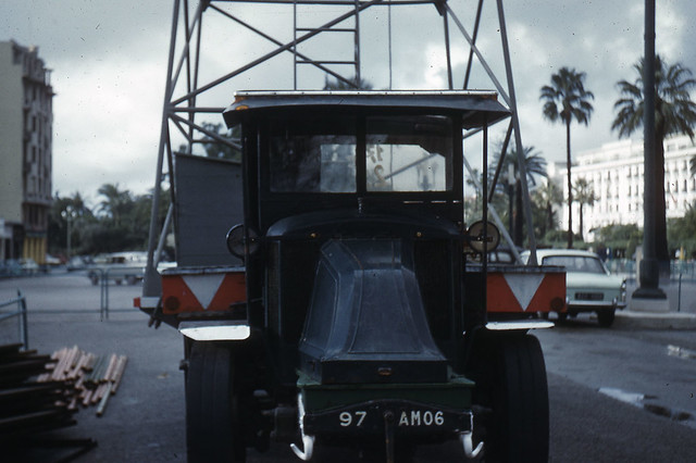 JHM-1963-0004 - Nice, camion échafaudage pour décors de Carnaval