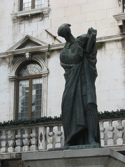 Statue of Marko Marulić