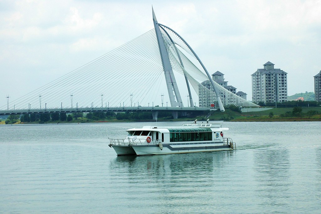 Cruise putrajaya lake Kuala Lumpur