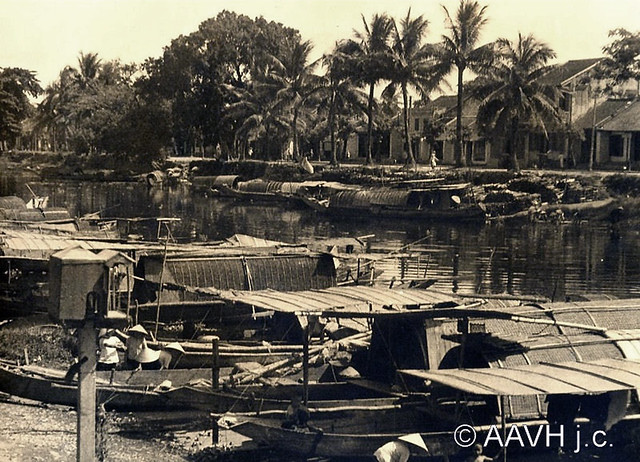 AP0517-Sallet - Hué, 1930 – Sampans et sampaniers sur le canal de Dong Ba - Xóm vạn đò trên kinh Đông Ba