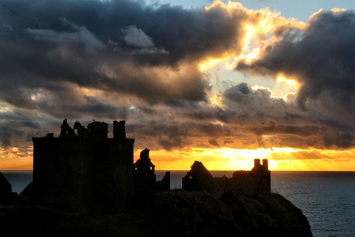 dunnottar dunnottarcastle aberdeenshire sunrise sunset cloud castle silhouette scotland flickr aberdeen
