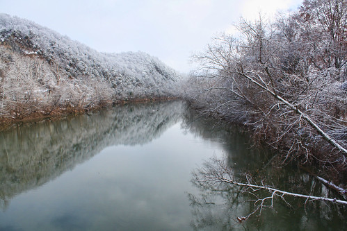 winter snow river tennessee nolichuckyriver