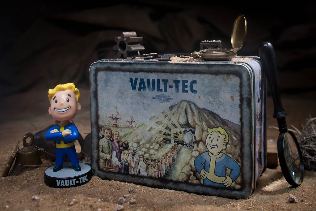 Vault-TEC lunchbox (3/3) by JStarLee. 