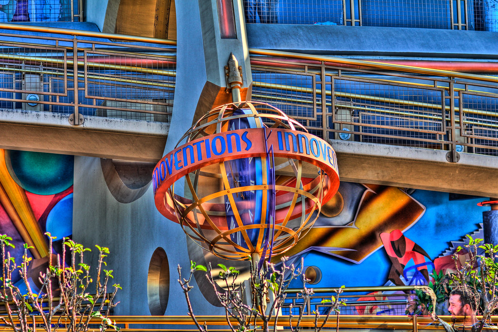 Innoventions | The Innoventions Building at Disneyland | Omnitographer