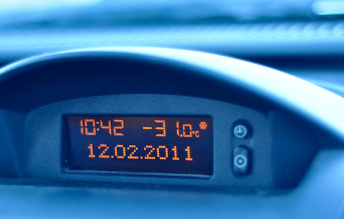 In-car thermometer | by tomsbiketrip.com