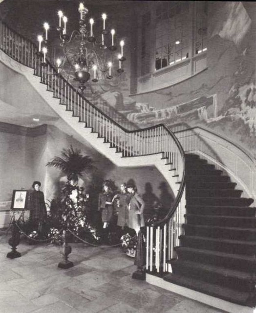Saks Fifth Avenue Troy Michigan Staircase, PatricksMercy