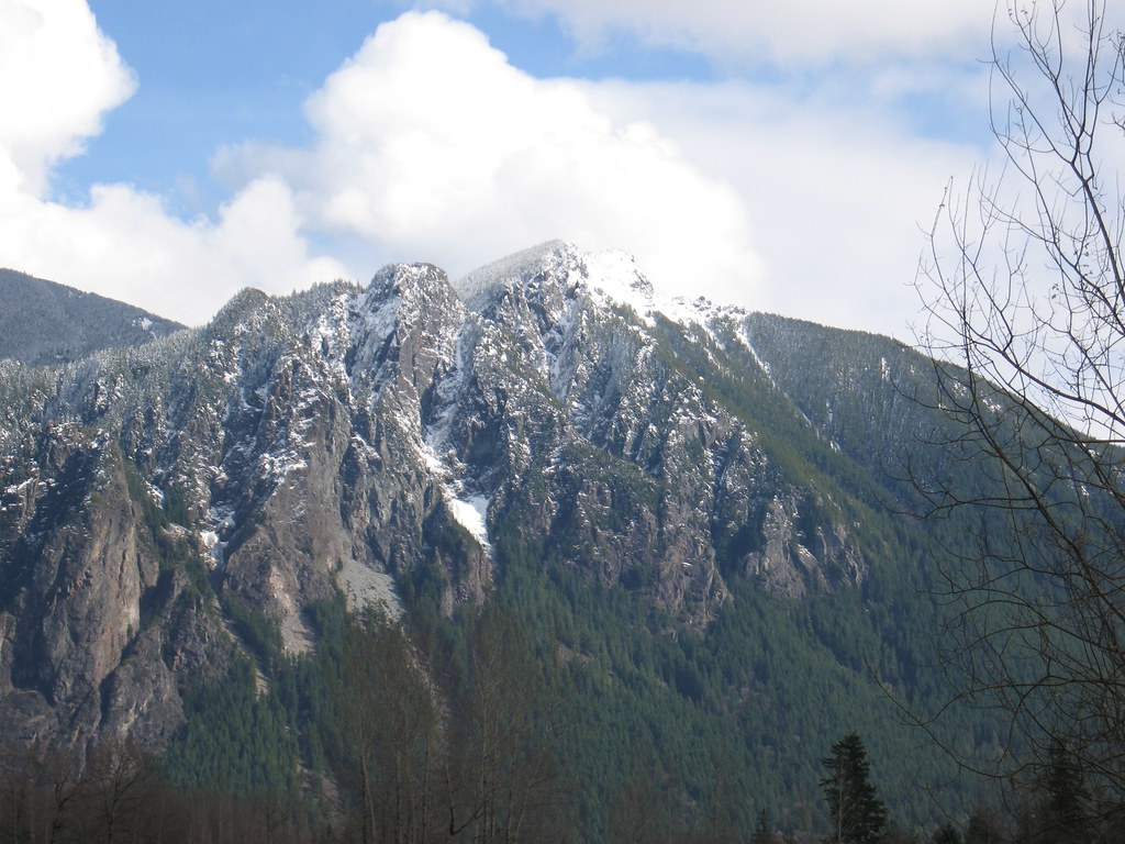 Mount Si from the Snoqualmie Valley Trail