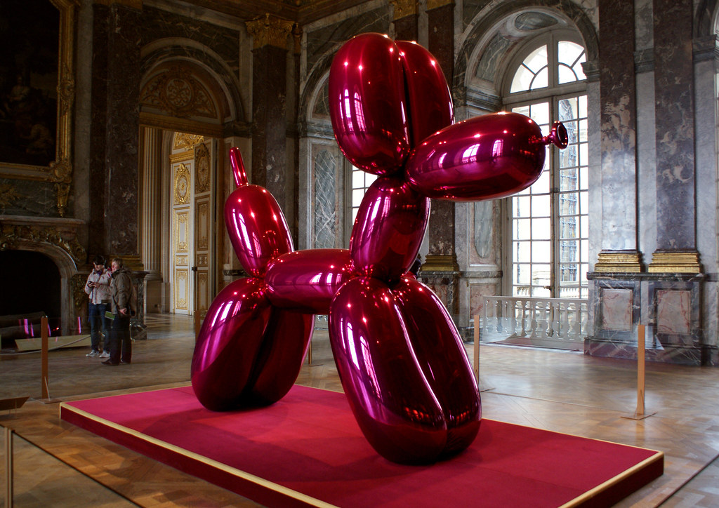 Faire l’expérience de l’art : Jeff Koons : Balloon Dog (Magenta) (1994-2000), Château de Versailles, par Marc Wathieu 