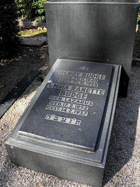 Grave of Henry Budge (1840-1928) - Donor - and his Wife Emma Budge, nee Lazarus (1852-1937) - Benefactress