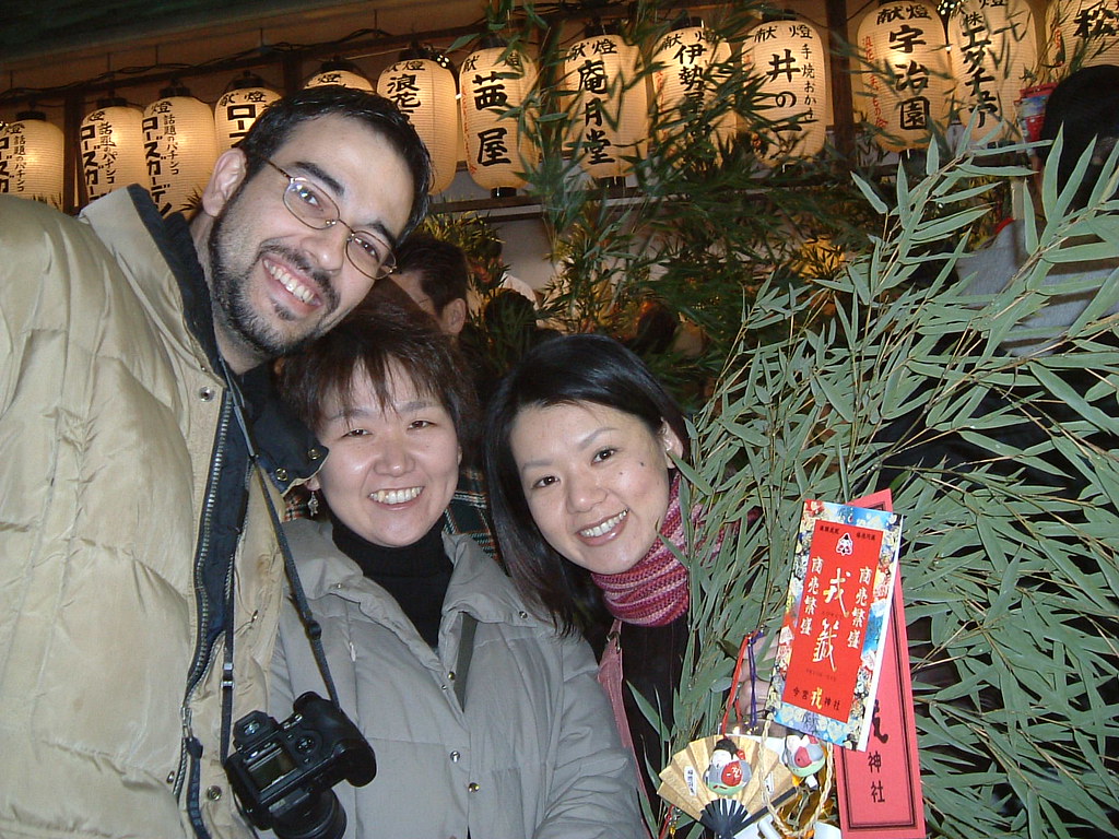 Luis con Ai y Yoko con nuestras ramas de bambú