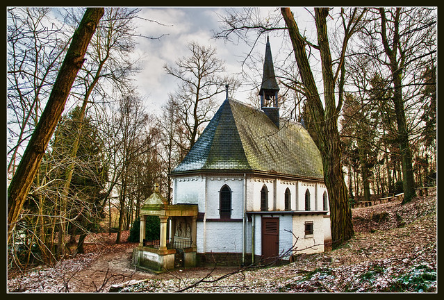 The little forest chapel