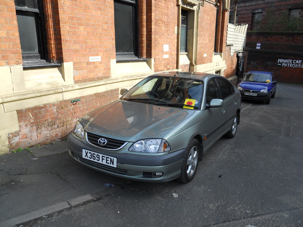 Image of 2000 Toyota Avensis