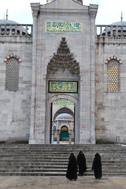 Burqas, Blue Mosque Entrance, istanbul