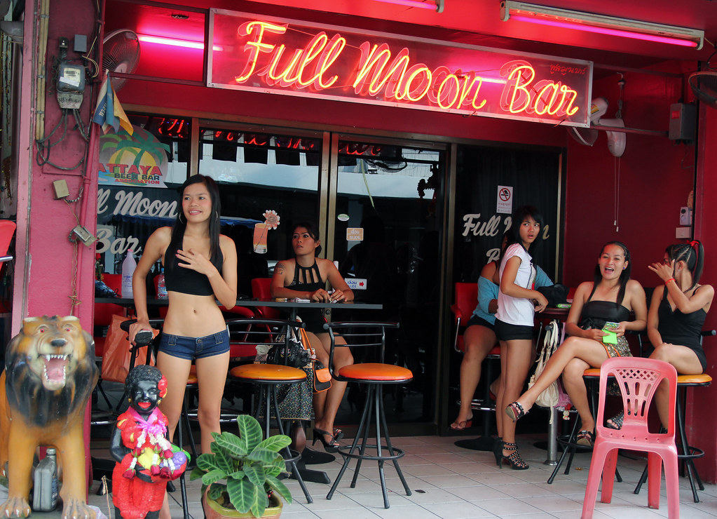Pattaya soi bars 6 Corner Bar