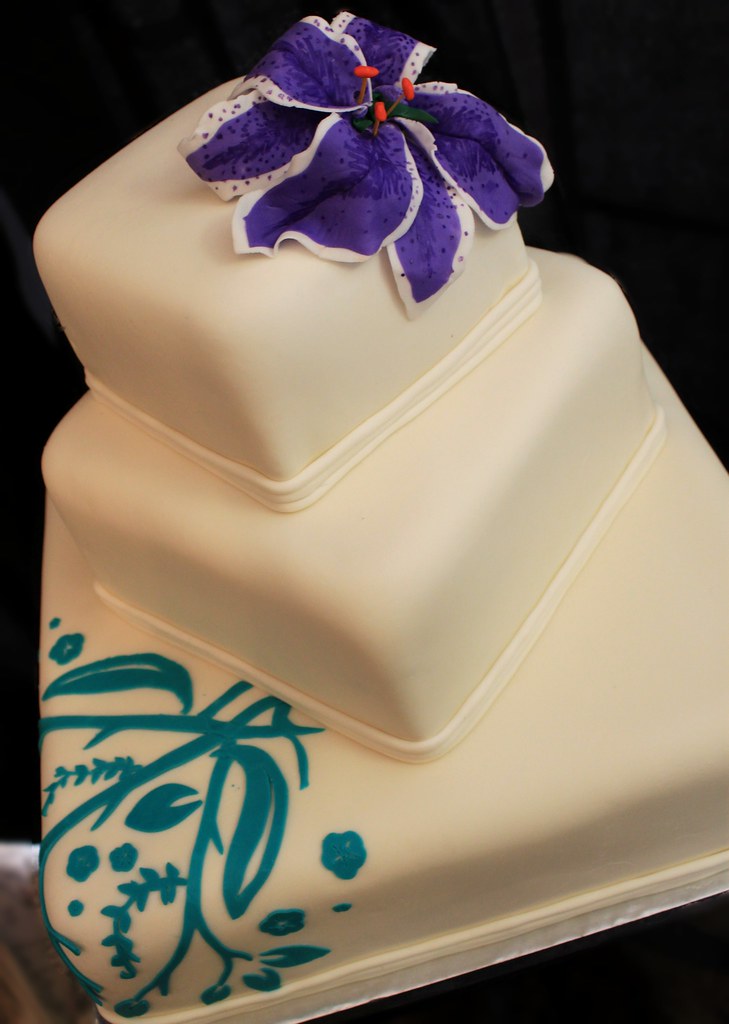 Purple lily wedding cake