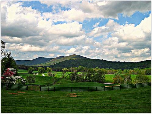 ranch mountains green nova clouds fence country va land dcist hillside hume northernvirginia marriottranch flipmode79