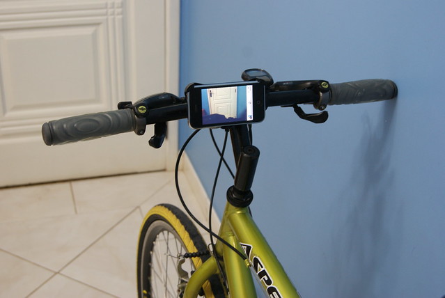 Bike hack - Suporte de iPhone adaptado para poder filmar o passeio