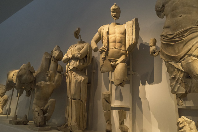 Olympia, Temple of Zeus: The East Pediment - IV